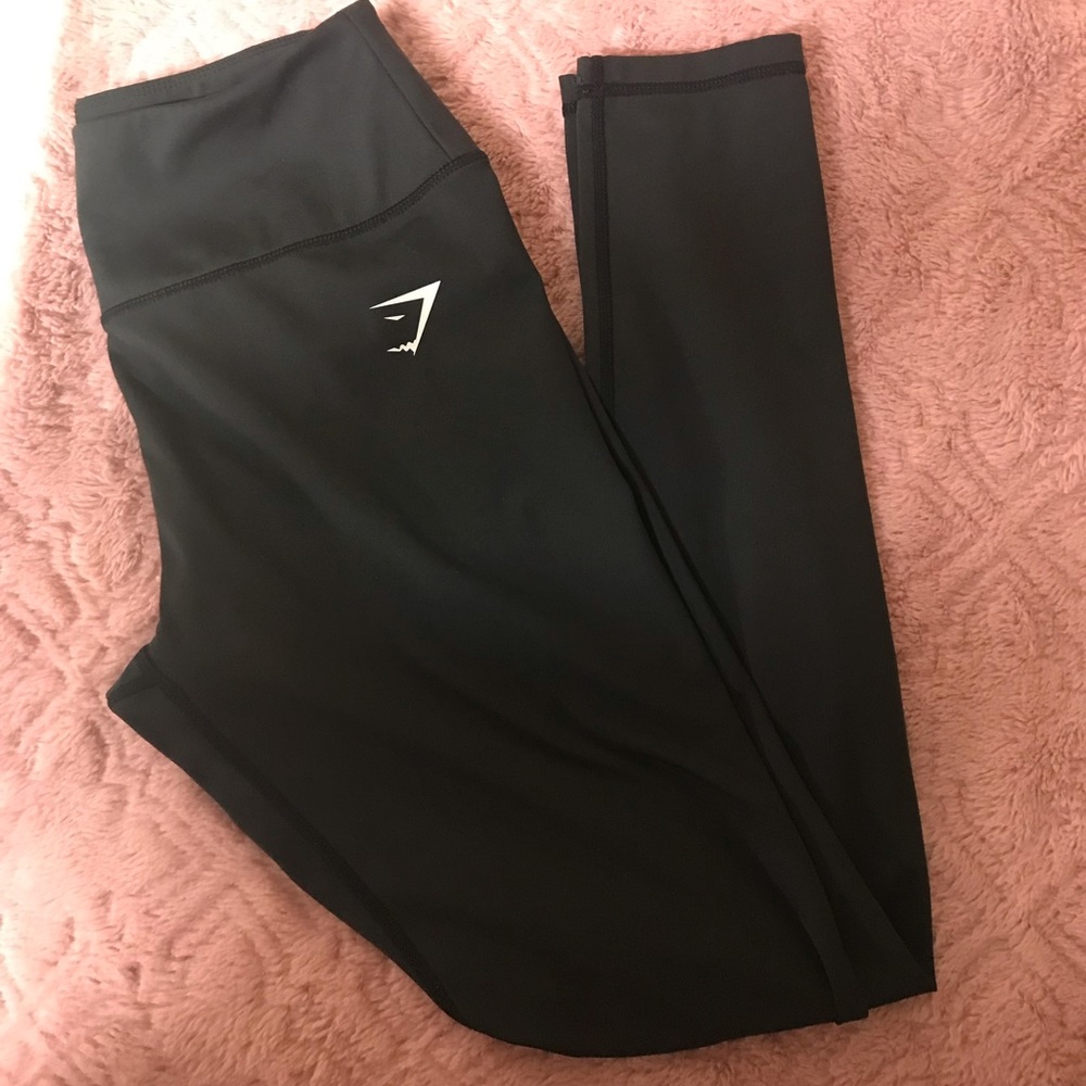 Black gym shark leggings